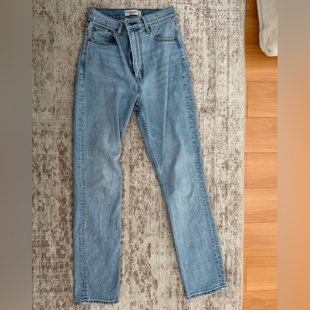 Abercrombie & Fitch 90s Slim Straight Ultra High Rise Curve Love